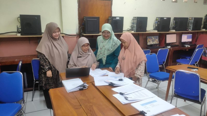 Bersama Pengawas